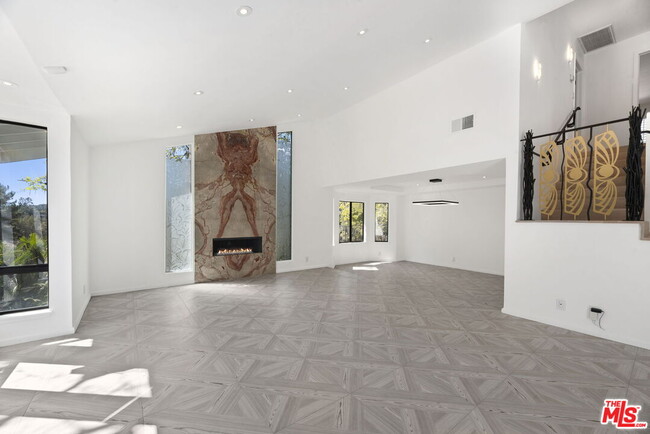 Building Photo - 2937 Deep Canyon Dr