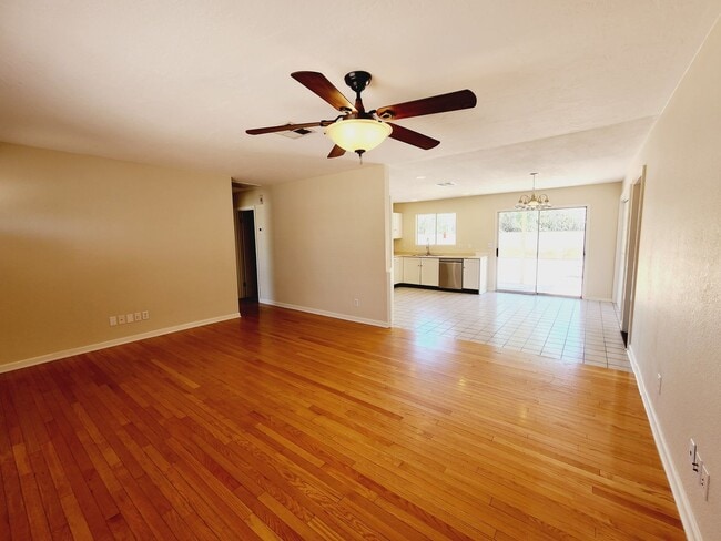 Building Photo - 3 Bedroom Close to Intel, Kyrene Schools!