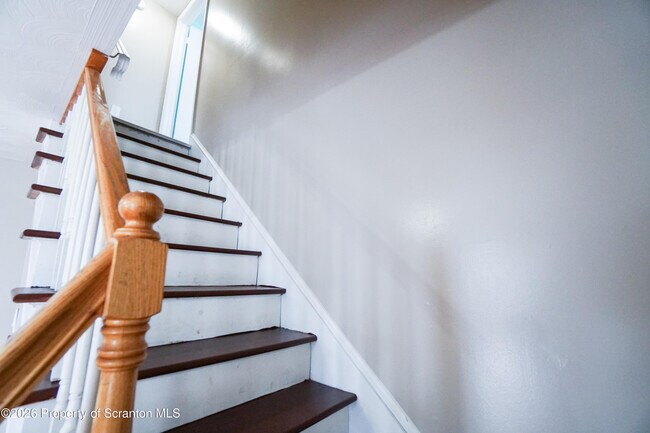 Building Photo - 1519 Meylert Ave