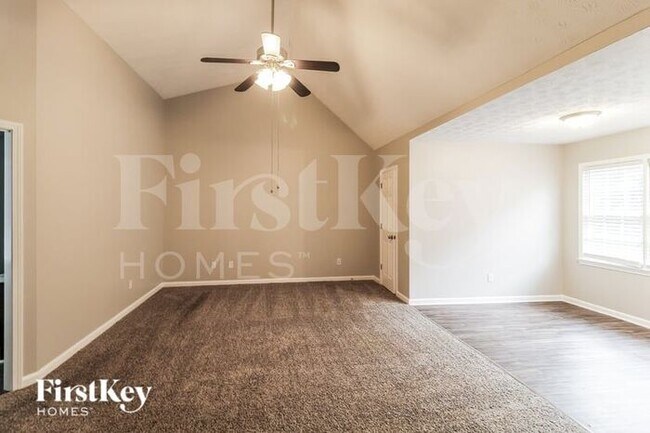 Building Photo - 1580 Summit Point