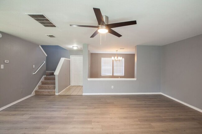 Building Photo - 2621 Sundance Dr