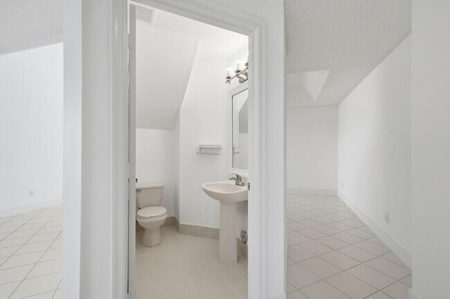 Building Photo - 3422 NW 110th Way