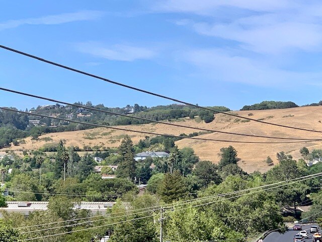 Views of Horse Hill - 25 Roque Moraes Ct