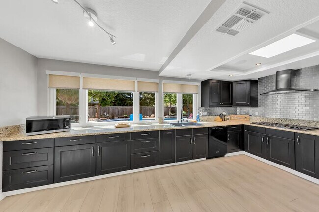 Building Photo - 8004 Caymus Dr