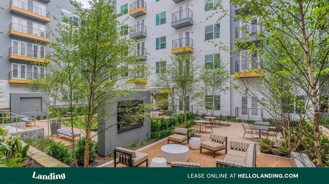 Building Photo - 315 W Magnolia Ave