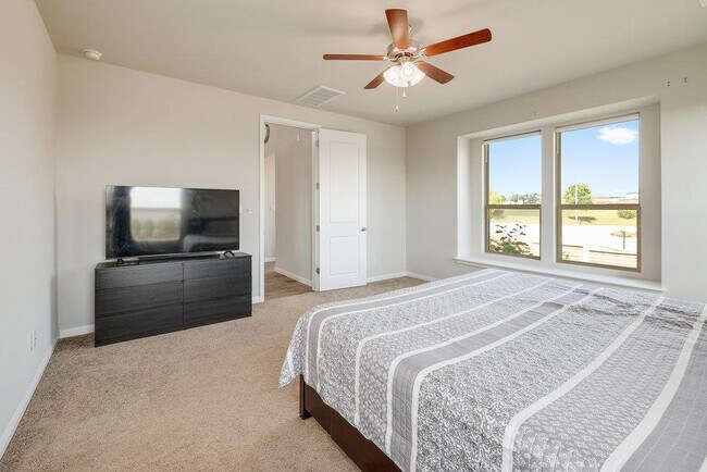 Building Photo - 1136 Almeria Bend