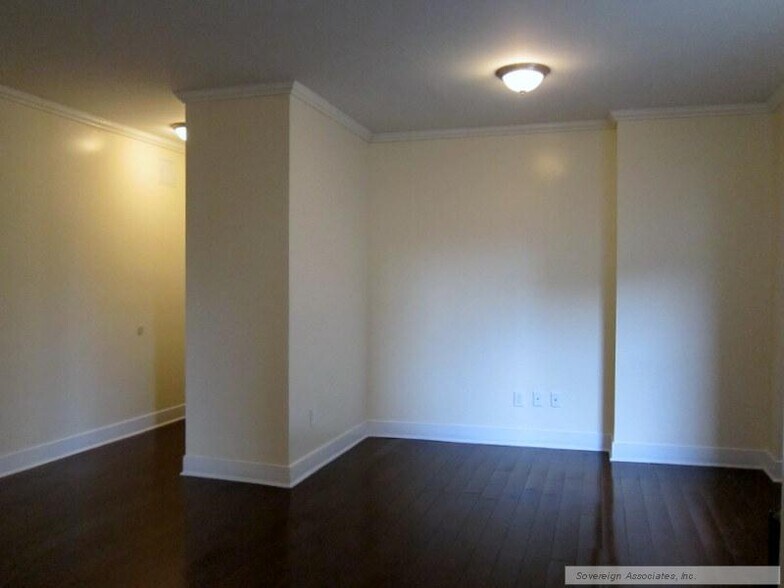 Building Photo - 545 W 148th St