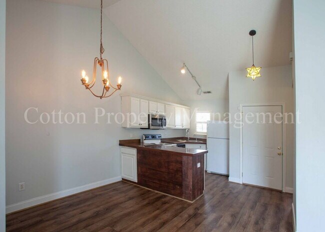 Building Photo - 3769 Merestone Dr