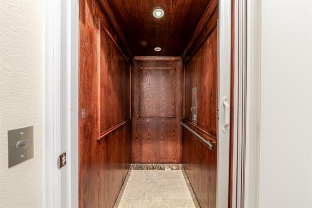 Building Photo - 4133 Hyer St