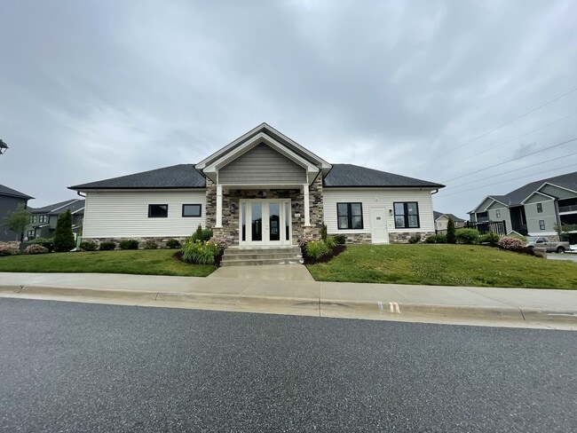 Building Photo - 128 English Commons Dr