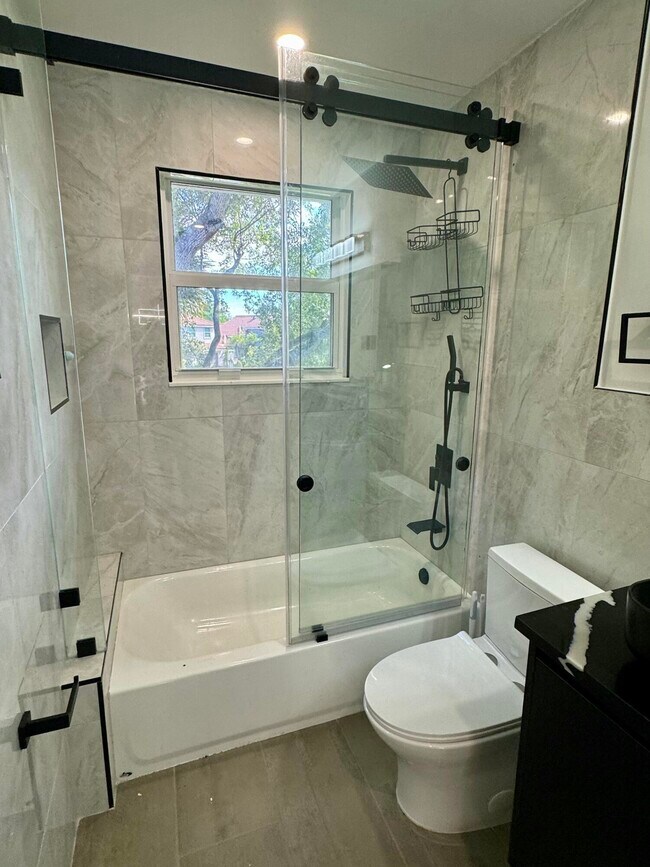 Building Photo - 10366 Buena Ventura Dr