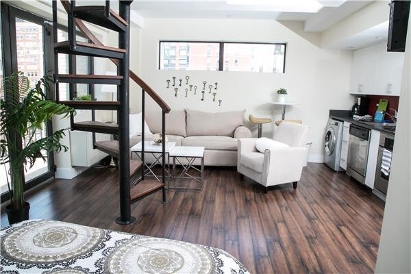 Building Photo - 809 Ninth Avenue