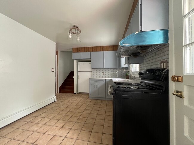 Building Photo - 505 Church St