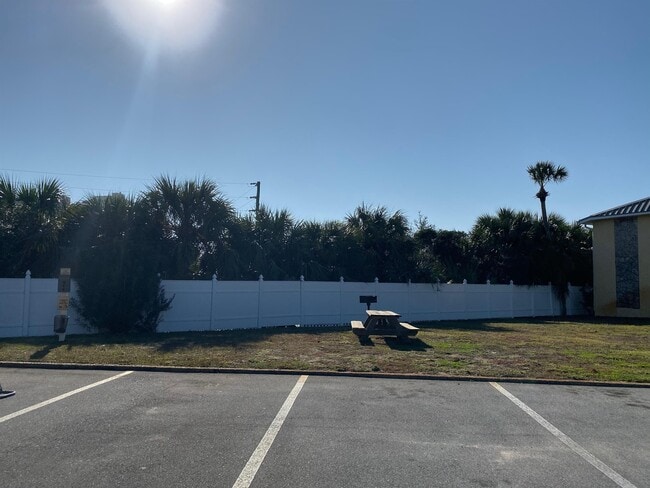 Building Photo - 4000 Gulf Terrace Dr