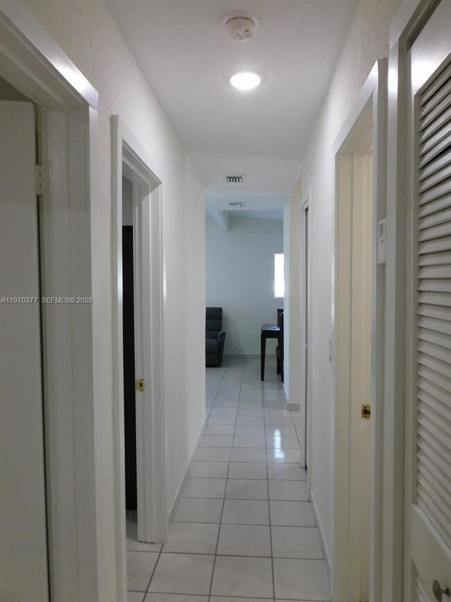 Building Photo - 620 NW 58th Ct