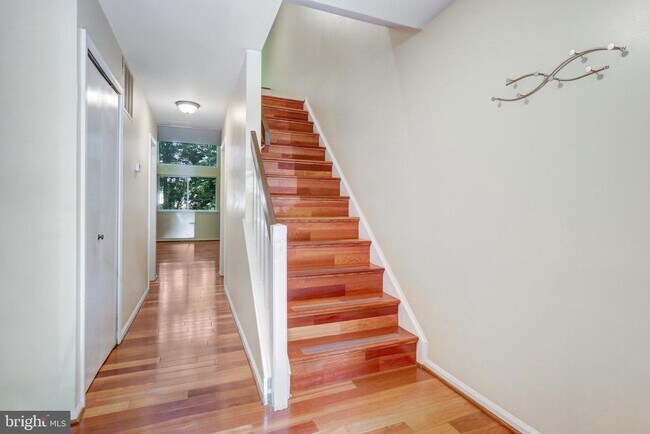 Building Photo - 5707 Waters Edge Landing Court