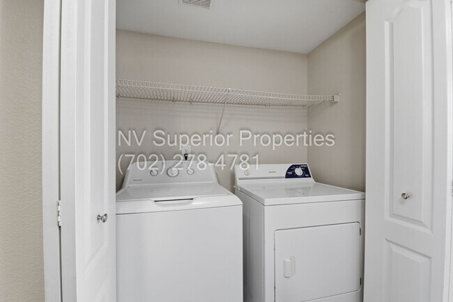 Building Photo - SW!! First floor unit with Balcony!! Gated!! Clubhouse!!  Community pool!! Spa!! Exercise Room!! ...