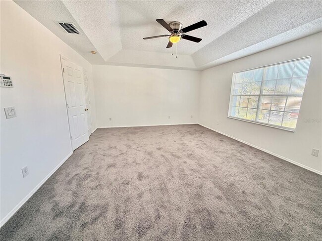 Building Photo - 3237 Fairfield Dr