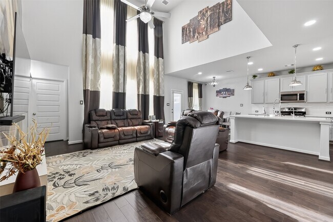 Building Photo - 18619 Greenwood Mdw Trl