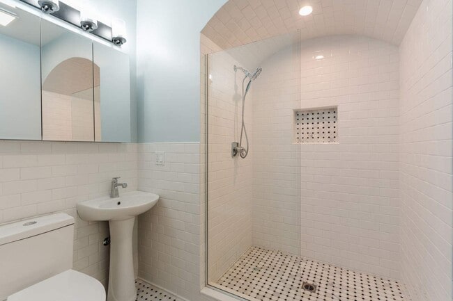 Building Photo - 2170 W 24th St