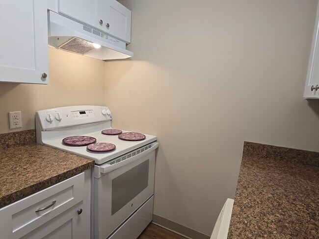 Building Photo - 303 Lowell St