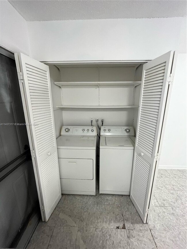 Building Photo - 1490 NW 20th St