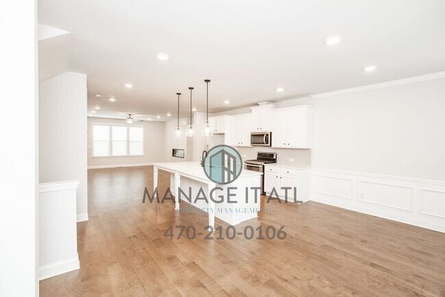 Building Photo - Elegant 4 Bedroom Townhome in Prime Location near HWY 285 in Doraville