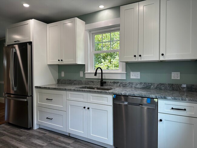 Building Photo - 96 Adams St