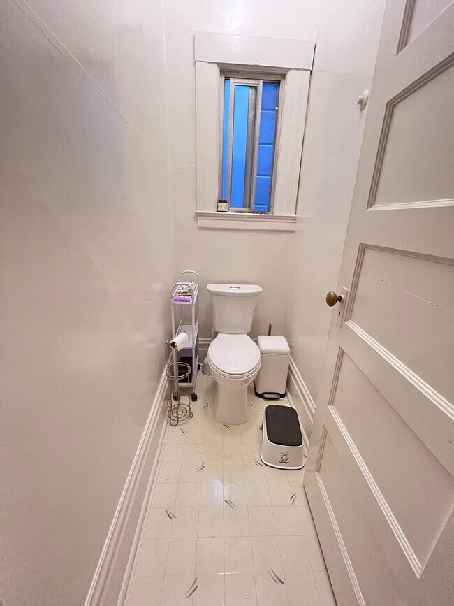 Building Photo - 1221 18th St