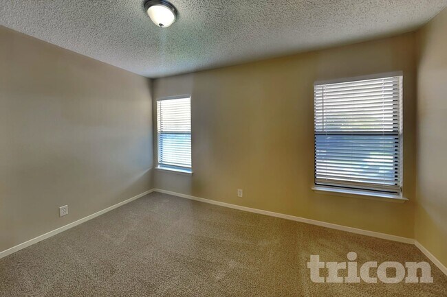 Building Photo - 6827 Cypress Mist Dr