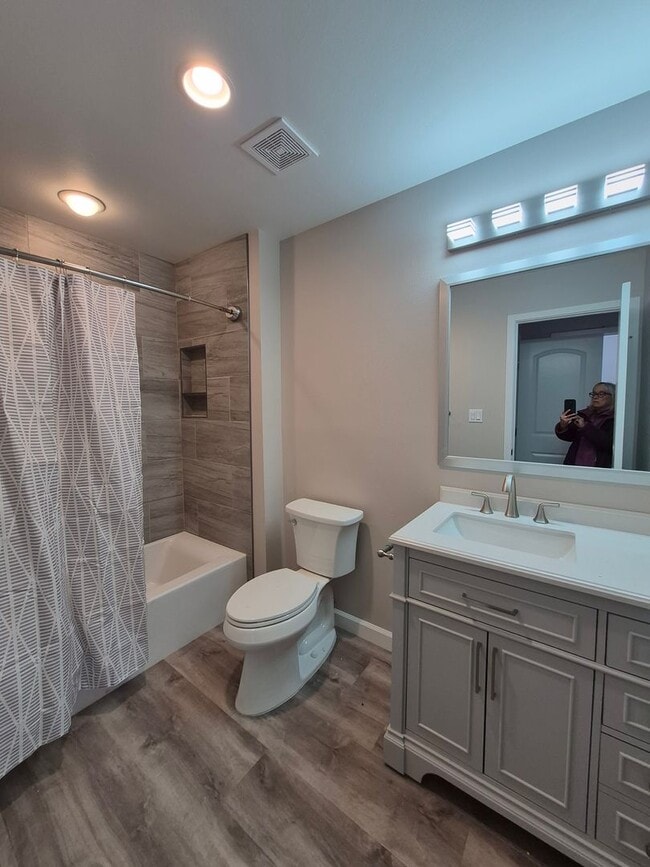 Building Photo - Beautiful Westwind #23