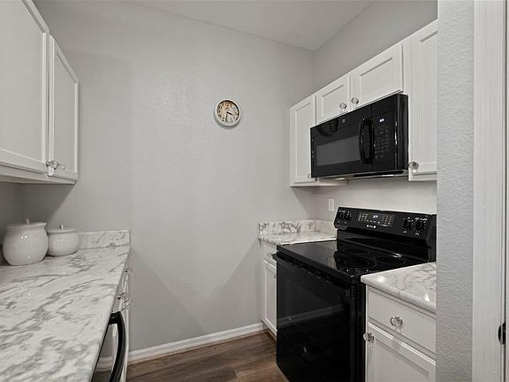 Building Photo - 5000 Culbreath Key Way