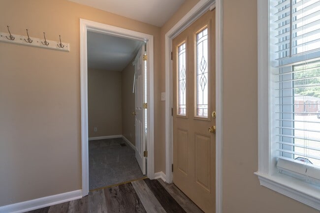 Building Photo - BEAUTIFUL 3 Bedroom Home in Little Creek!