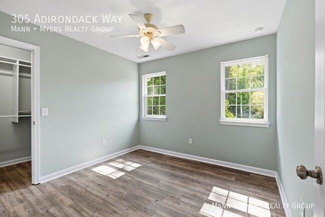 Building Photo - 305 Adirondack Way