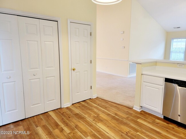 Building Photo - 5305 Sun Coast Dr