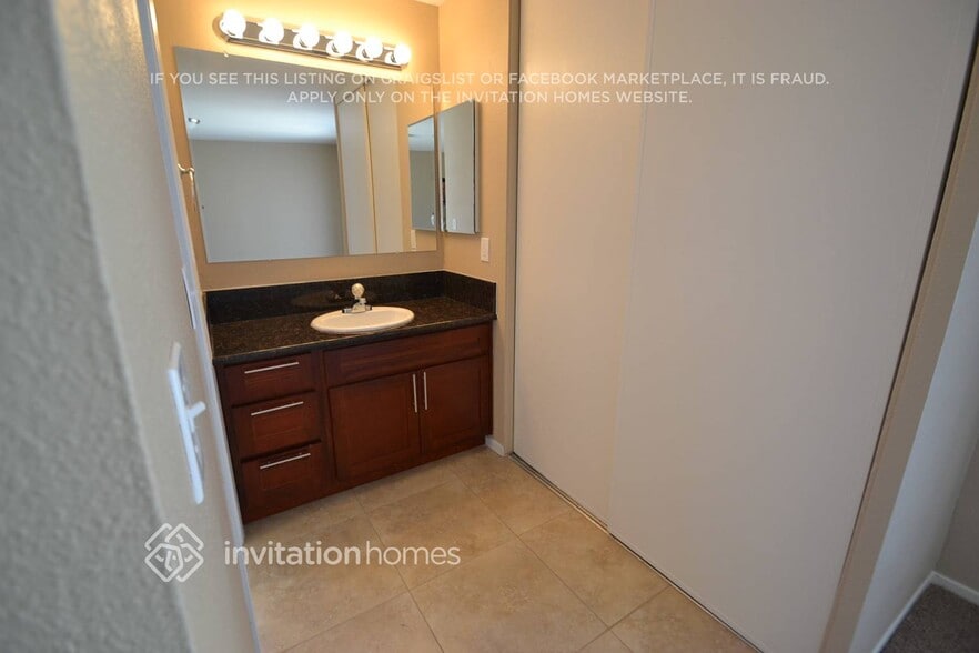 Building Photo - 10471 Reymouth Ave