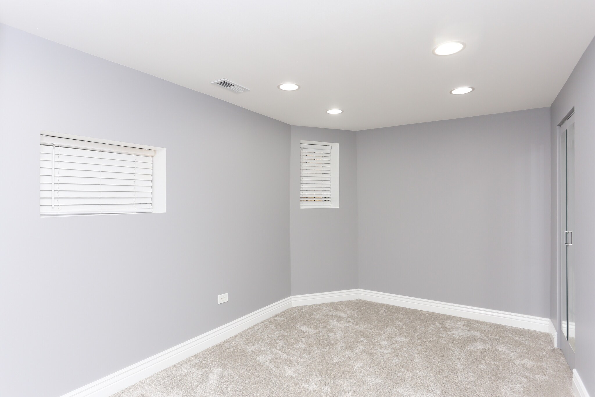 Building Photo - 2613 W Evergreen Ave