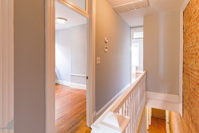 Building Photo - 742 Harvard St NW