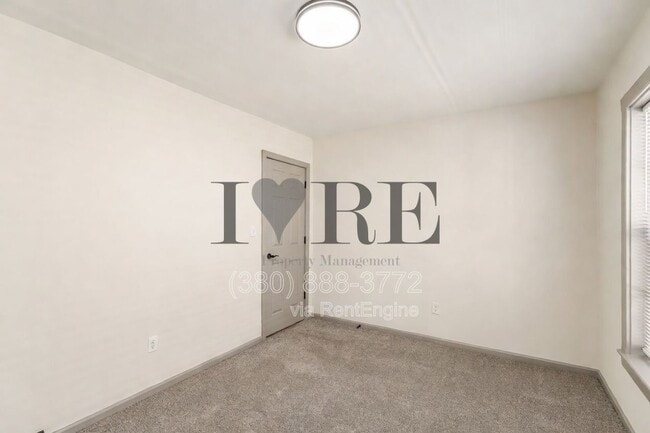 Building Photo - 1299 W Broad St