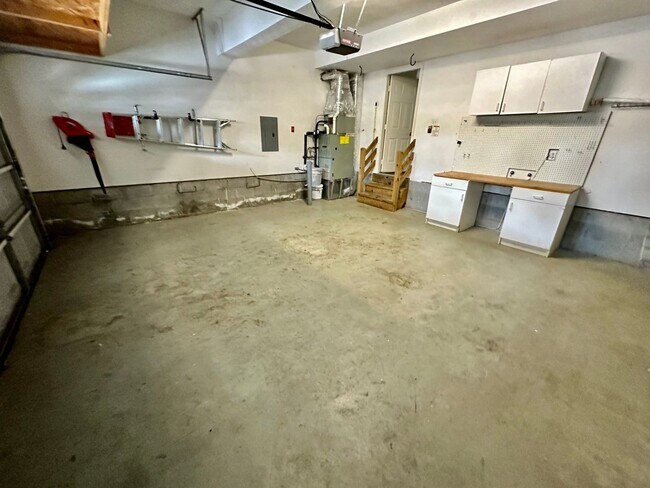 Building Photo - 3724 Surry Rd