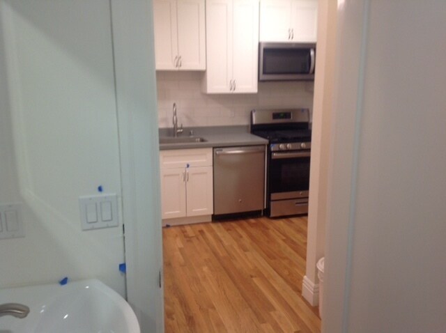 Building Photo - 3549 Lakeshore Ave