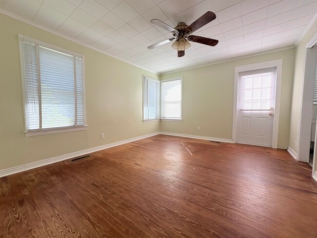 Building Photo - 3022 Livingston Rd