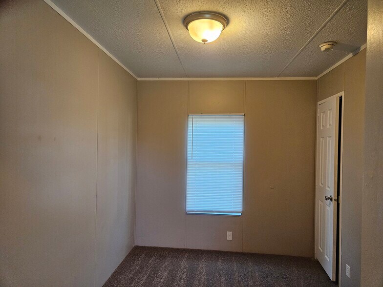 Building Photo - 79 Lynnwood Cir