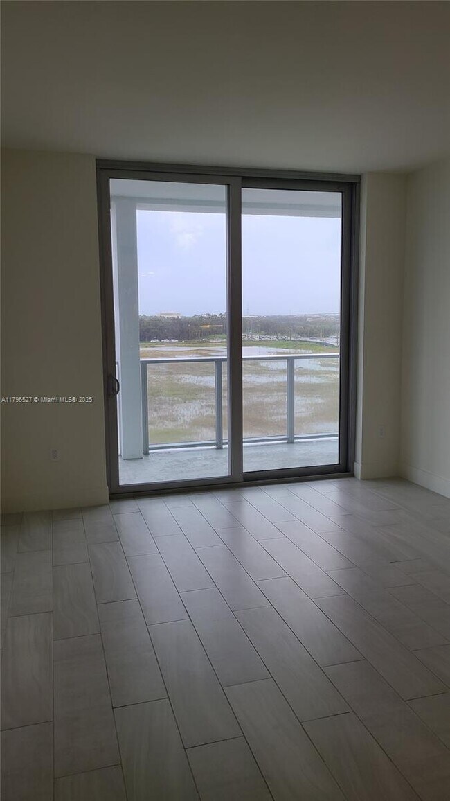 Building Photo - 2000 Metropica Wy