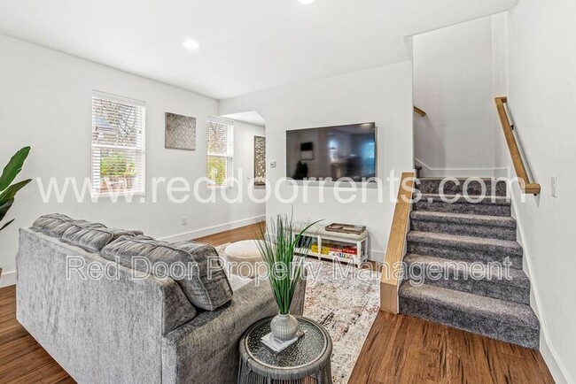 Building Photo - 1619 N Tacoma Ave