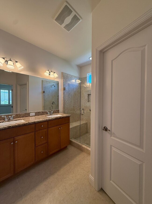 Building Photo - Beautiful Newer Rice Ranch Single Story Ho...