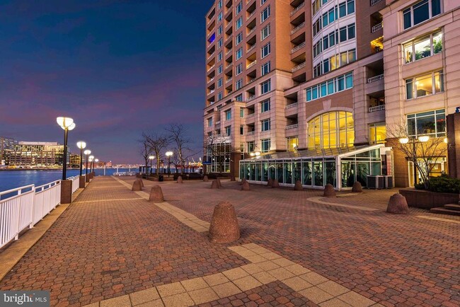 Building Photo - 100 Harborview Dr