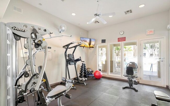 Building Photo - Move Right In! Two Bedrooms - North Scottsdale