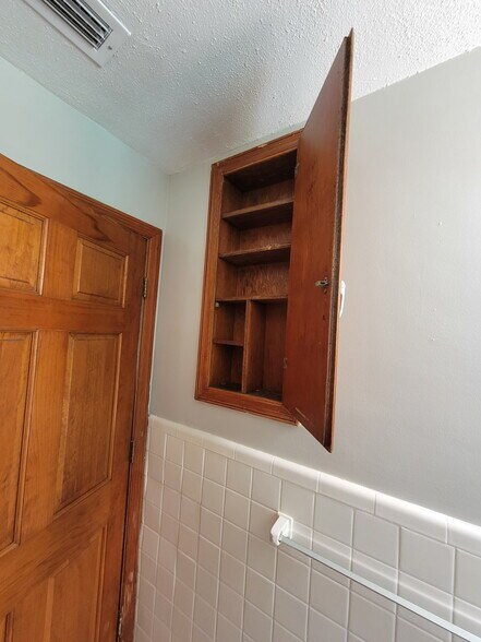 More bathroom storage - 3310 NW 4th St
