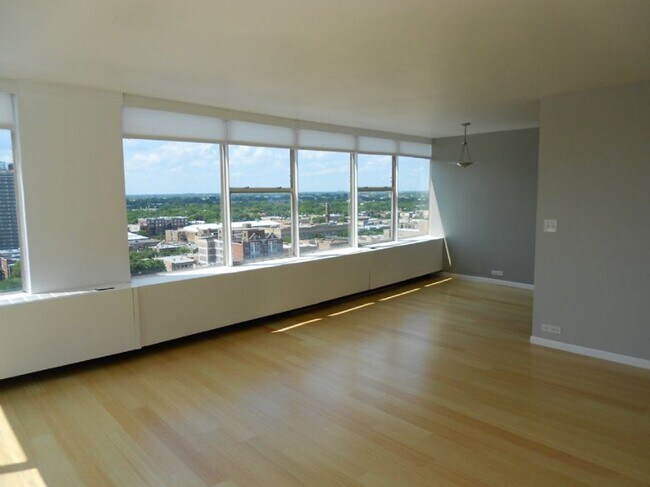 Building Photo - N Sheridan